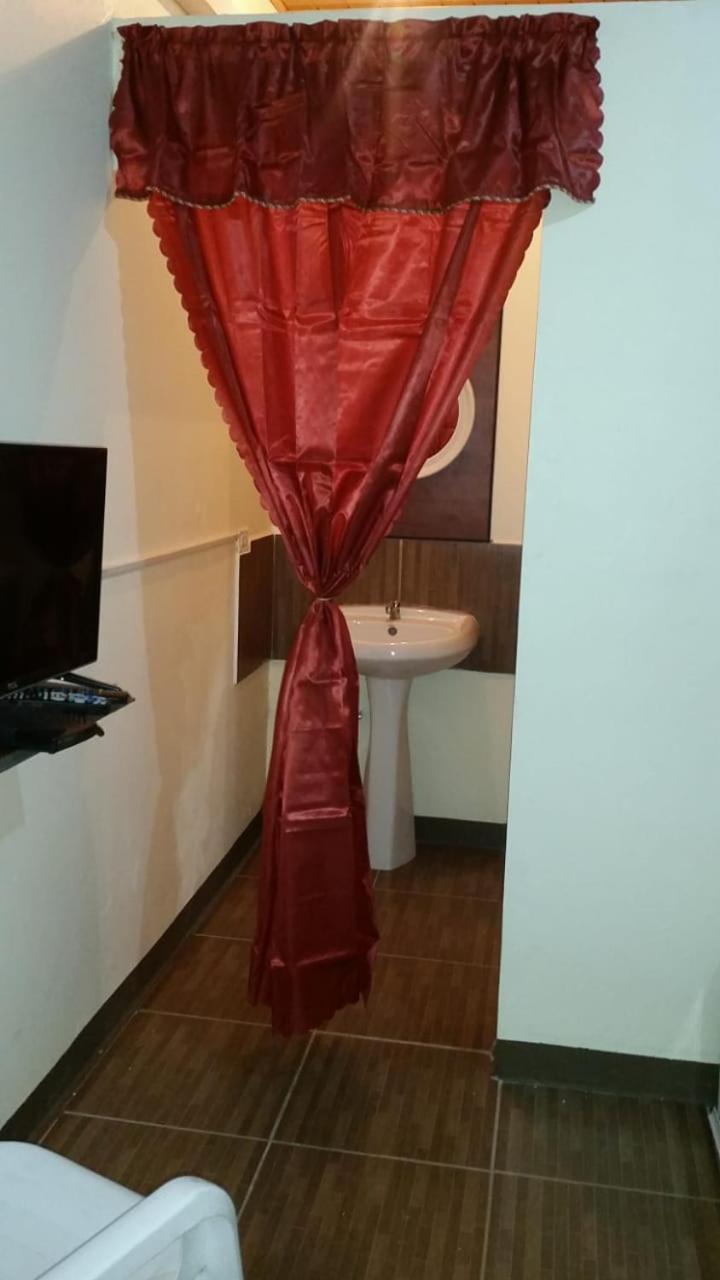 Studio 27 Inn Piarco Exterior foto